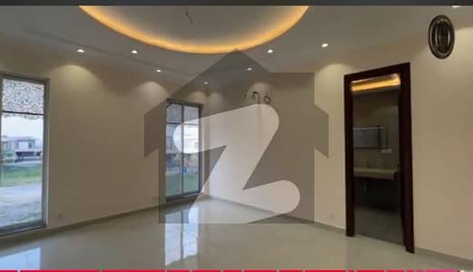 5 Marla Commercial Upper Portion Available For Rent