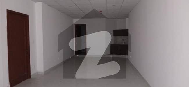 گرینڈ سکوئر مال مین بلیوارڈ گلبرگ,گلبرگ,لاہور میں 2 مرلہ دفتر 67.0 ہزار میں کرایہ پر دستیاب ہے۔