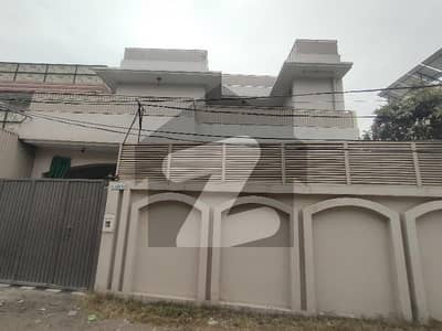 15 D- 3A 10 MARLA HOUSE FOR SALE IN UNIVERSTY TOWN CIRCULAR ROAD NEAR GULL GENERAL STORE