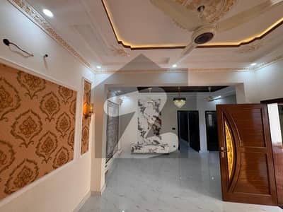 پارک ویو سٹی ۔ ایگزیکٹو بلاک پارک ویو سٹی,لاہور میں 4 کمروں کا 5 مرلہ مکان 2.35 کروڑ میں برائے فروخت۔