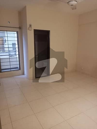 عسکری 5 - سیکٹر ایف عسکری 5,ملیر کنٹونمنٹ,کینٹ,کراچی میں 3 کمروں کا 12 مرلہ فلیٹ 1.05 لاکھ میں کرایہ پر دستیاب ہے۔