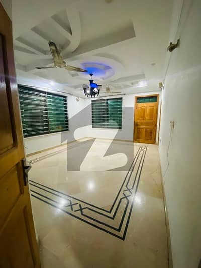 جی ۔ 13 اسلام آباد میں 2 کمروں کا 7 مرلہ بالائی پورشن 80.0 ہزار میں کرایہ پر دستیاب ہے۔