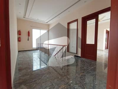 ڈی ایچ اے فیز 6 ڈیفنس (ڈی ایچ اے),لاہور میں 3 کمروں کا 1 کنال بالائی پورشن 1.6 لاکھ میں کرایہ پر دستیاب ہے۔