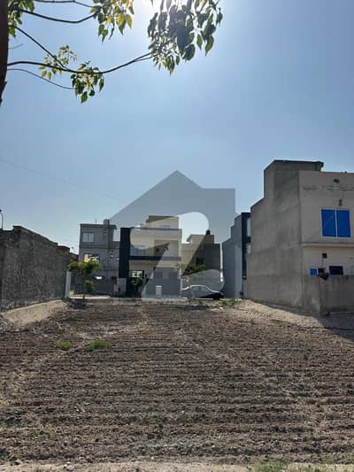 5 Marla Very Hot Location Transfer Free Plot For Sale