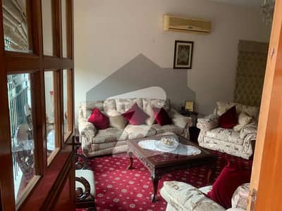 عسکری 3 عسکری,لاہور میں 4 کمروں کا 12 مرلہ مکان 5.5 کروڑ میں برائے فروخت۔