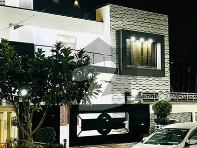 جی ۔ 13 اسلام آباد میں 6 کمروں کا 10 مرلہ مکان 7.25 کروڑ میں برائے فروخت۔