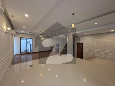 ایف ۔ 7 اسلام آباد میں 6 کمروں کا 1 کنال مکان 22.0 لاکھ میں کرایہ پر دستیاب ہے۔