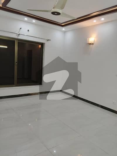 جی ۔ 14/3 جی ۔ 14,اسلام آباد میں 5 کمروں کا 1 کنال بالائی پورشن 1.5 لاکھ میں کرایہ پر دستیاب ہے۔