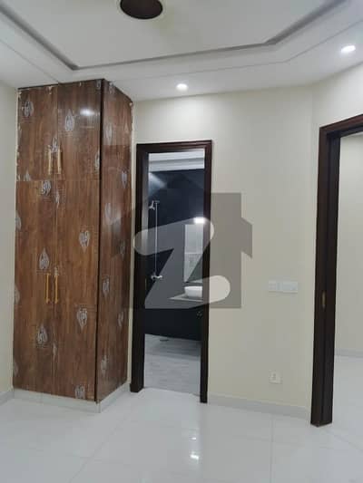 پنجاب سمال انڈسٹریز کالونی لاہور میں 4 کمروں کا 5 مرلہ مکان 1.05 لاکھ میں کرایہ پر دستیاب ہے۔