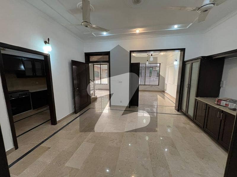 ای ۔ 11 اسلام آباد میں 7 کمروں کا 7 مرلہ مکان 4.0 کروڑ میں برائے فروخت۔ ای ۔ 11 اسلام آباد میں 7 کمروں کا 7 مرلہ مکان 4.0 کروڑ میں برائے فروخت۔