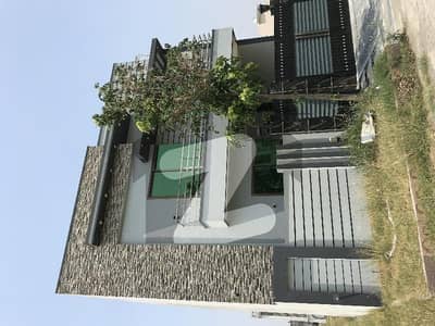 سٹی ہاؤسنگ سوسائٹی سیالکوٹ میں 4 کمروں کا 5 مرلہ مکان 1.7 کروڑ میں برائے فروخت۔