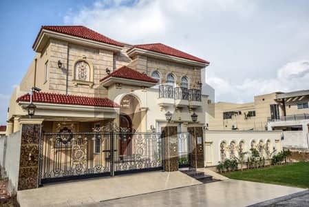 ڈی ایچ اے فیز 7 ڈیفنس (ڈی ایچ اے),لاہور میں 5 کمروں کا 1 کنال مکان 9.15 کروڑ میں برائے فروخت۔