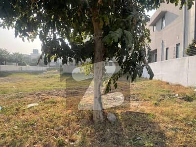 1 KANAL RESIDENTIAL PLOT FOR SALE IN DHA PHASE 8 -T BLOCK.