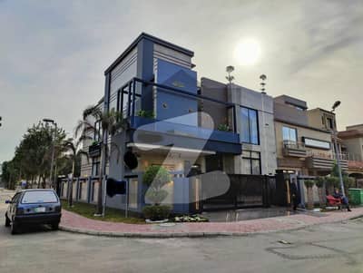 بحریہ ٹاؤن سیکٹر سی بحریہ ٹاؤن,لاہور میں 5 کمروں کا 13 مرلہ مکان 5.35 کروڑ میں برائے فروخت۔