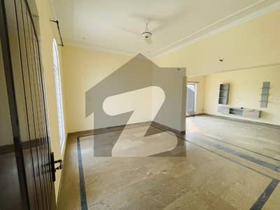 نشیمنِ اقبال فیز 2 نشیمنِ اقبال,لاہور میں 3 کمروں کا 10 مرلہ مکان 60.0 ہزار میں کرایہ پر دستیاب ہے۔