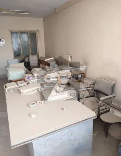 صدر ٹاؤن کراچی میں 1 مرلہ دفتر 80.0 لاکھ میں برائے فروخت۔