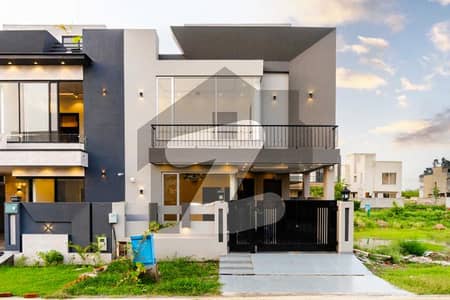 Back Side of Park 5 Marla Modern House in 9 TOWN FOR SALE