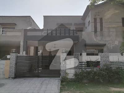 A 8 Marla House Is Up For Grabs In Divine Gardens