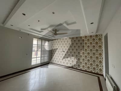 Luxury Designer 7-Bedroom Corner House With Swimming Pool &Amp; Extra Land