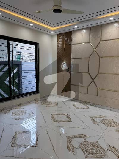 سینٹرل پارک ہاؤسنگ سکیم لاہور میں 4 کمروں کا 5 مرلہ مکان 75.0 ہزار میں کرایہ پر دستیاب ہے۔