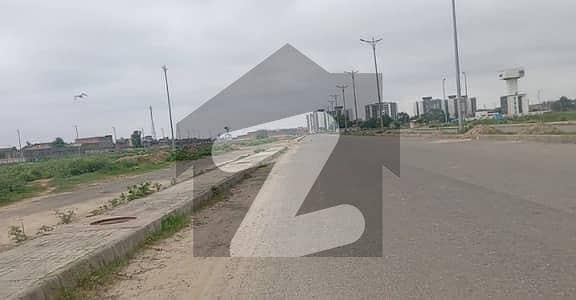 ڈی ایچ اے فیز 7 - بلاک وائے فیز 7,ڈیفنس (ڈی ایچ اے),لاہور میں 1 کنال رہائشی پلاٹ 2.58 کروڑ میں برائے فروخت۔