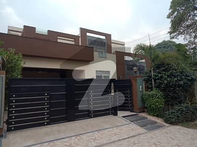 ڈی ایچ اے فیز 1 ڈیفنس (ڈی ایچ اے),لاہور میں 5 کمروں کا 1 کنال مکان 6.25 کروڑ میں برائے فروخت۔