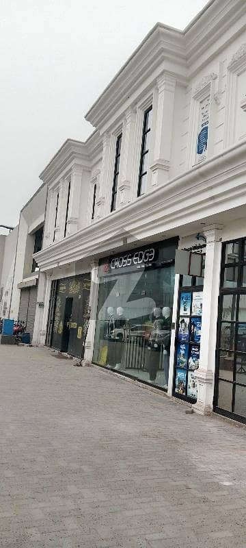 چک 208 روڈ فیصل آباد میں 2 مرلہ عمارت 3.0 کروڑ میں برائے فروخت۔