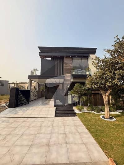 ڈی ایچ اے 9 ٹاؤن ڈیفنس (ڈی ایچ اے),لاہور میں 4 کمروں کا 10 مرلہ مکان 6.25 کروڑ میں برائے فروخت۔