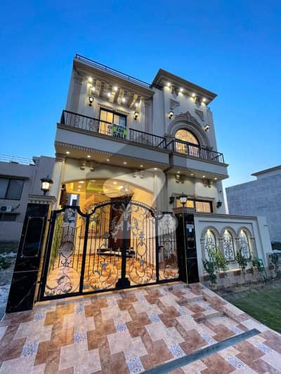 ڈی ایچ اے 9 ٹاؤن ڈیفنس (ڈی ایچ اے),لاہور میں 3 کمروں کا 5 مرلہ مکان 90.0 ہزار میں کرایہ پر دستیاب ہے۔