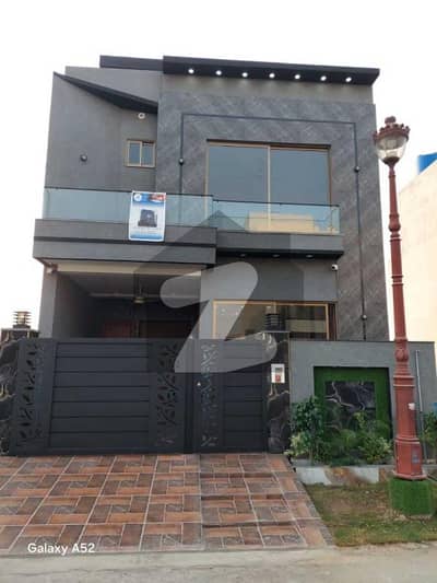 لیک سٹی رائیونڈ روڈ,لاہور میں 4 کمروں کا 5 مرلہ مکان 1.0 لاکھ میں کرایہ پر دستیاب ہے۔