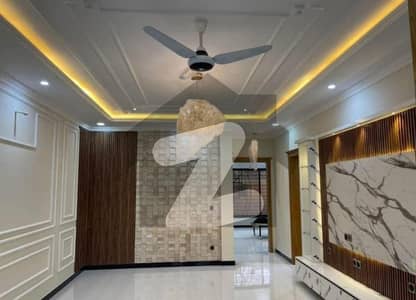 بحریہ انکلیو بحریہ ٹاؤن,اسلام آباد میں 5 کمروں کا 10 مرلہ مکان 4.6 کروڑ میں برائے فروخت۔