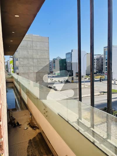 ڈی ایچ اے فیز 8 ڈی ایچ اے ڈیفینس,کراچی میں 9 مرلہ دفتر 17.0 کروڑ میں برائے فروخت۔