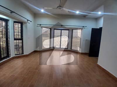 3 Bed Independent Upper Portion For Rent On 1 Kanal