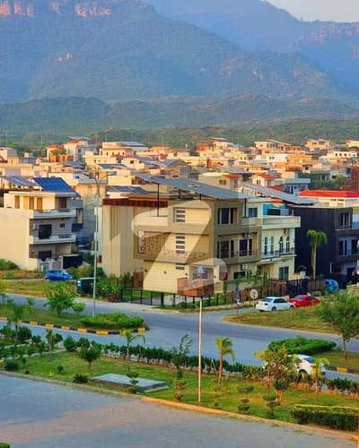 G-14/4 ST NO 52 50 FT. ROAD PLOT Size 60 X 100 = 666 Yds Prime Location URGENT HOT HOT ONE DAY CASH PAYMENT FOR SALE Best Investment For Construction House Elite Class Location For Living Plot Hot CASH PAYMENT FOR SALE Very Reasonable Price