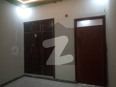 مسکان چورنگی کراچی میں 2 کمروں کا 4 مرلہ فلیٹ 1.2 کروڑ میں برائے فروخت۔