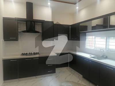 ویلینشیاء ہاؤسنگ سوسائٹی لاہور میں 2 کمروں کا 1 کنال مکان 4.75 کروڑ میں برائے فروخت۔