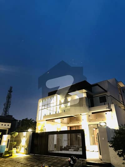 1 Kanal Corner House Back Of Boulevard Available For Sale