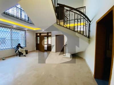 F-8 Renovated House Available For Rent. F-8 Renovated House Available For Rent.