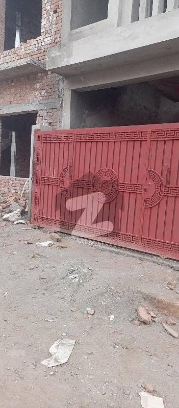 gray structure 2/5 story water electricity available A+ work