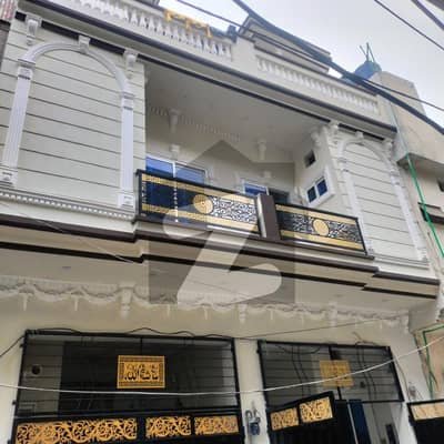 مرغزار آفیسرز کالونی لاہور میں 4 کمروں کا 2 مرلہ مکان 1.35 کروڑ میں برائے فروخت۔