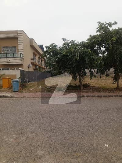 بحریہ ٹاؤن فیز 8 ۔ بلاک اے بحریہ ٹاؤن فیز 8,بحریہ ٹاؤن راولپنڈی,راولپنڈی میں 1 کنال رہائشی پلاٹ 2.85 کروڑ میں برائے فروخت۔