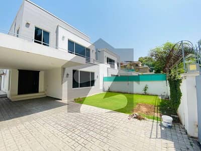 ایف ۔ 10 اسلام آباد میں 5 کمروں کا 1 کنال مکان 5.5 لاکھ میں کرایہ پر دستیاب ہے۔