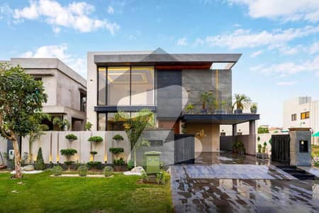 Slightly Used 1 Kanal House For Sale In DHA Phase 3. Prime Location. Best Deal In Town