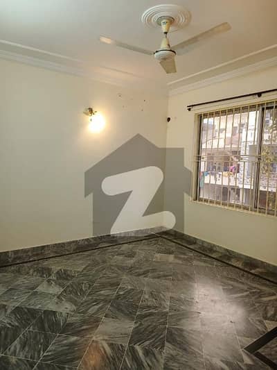 جی ۔ 13 اسلام آباد میں 4 کمروں کا 4 مرلہ مکان 1.1 لاکھ میں کرایہ پر دستیاب ہے۔