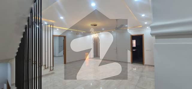 ایف ۔ 7 اسلام آباد میں 8 کمروں کا 1 کنال مکان 21.0 لاکھ میں کرایہ پر دستیاب ہے۔