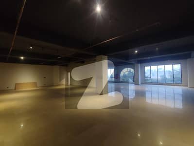 2600 Sqft Commercial Space Available On Rent Located In Gulberg Business Squrre