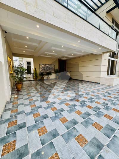 1 Kanal single-unit luxury house For Sale