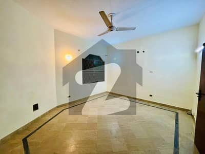 Faisal Town 10 Marla House For Sale 6 Bedrooms