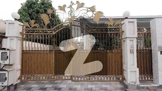 ڈی ایچ اے فیز 1 ڈیفنس (ڈی ایچ اے),لاہور میں 6 کمروں کا 2 کنال مکان 12.99 کروڑ میں برائے فروخت۔