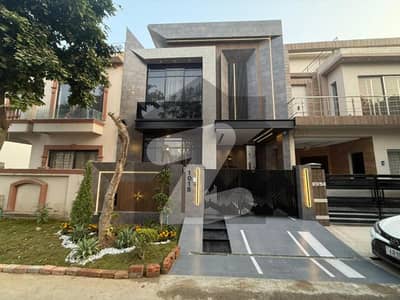 Fully Furnished 5 Marla Bungalow for Sale in DHA 9 Town | Prime Location